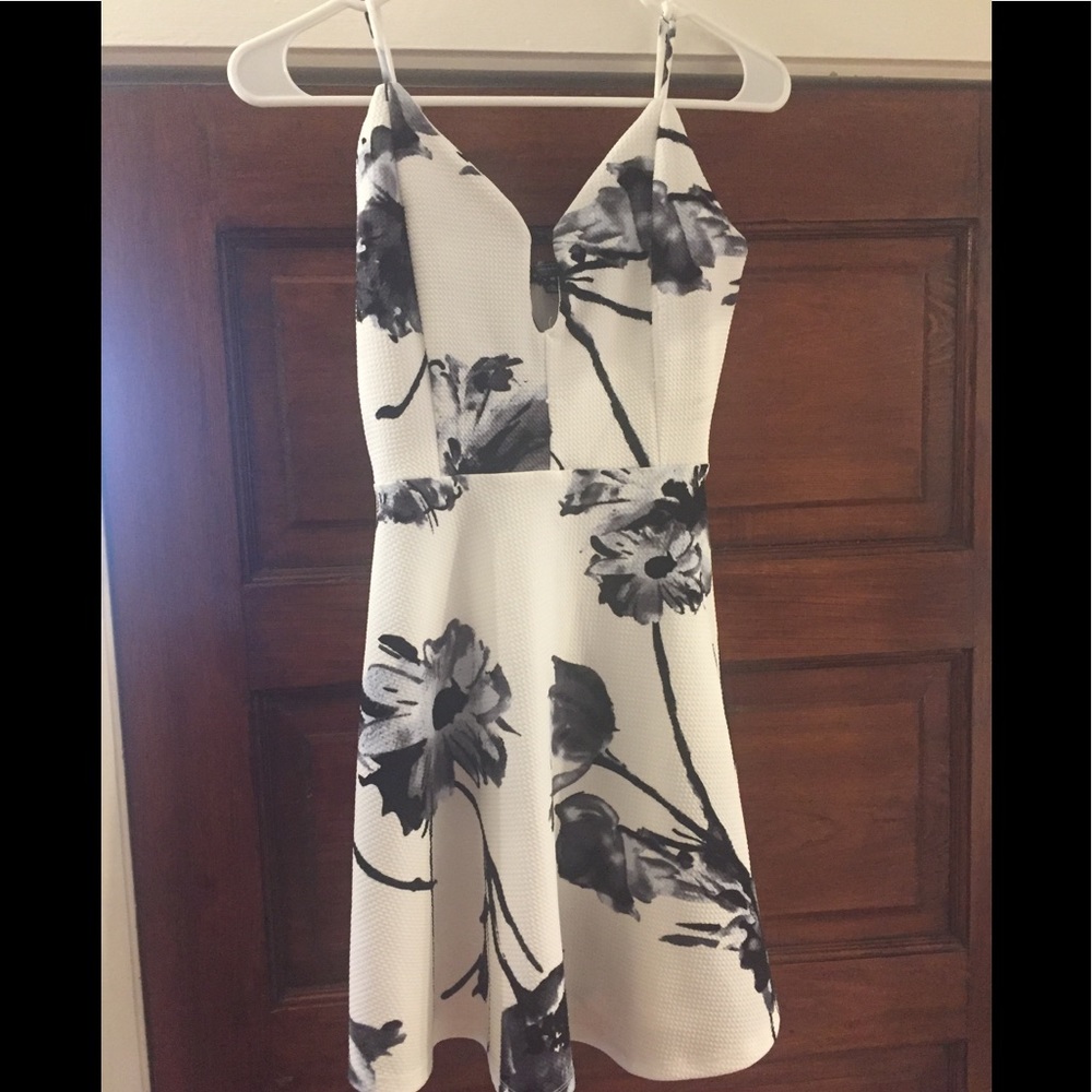 Girls black and white floral dress size small